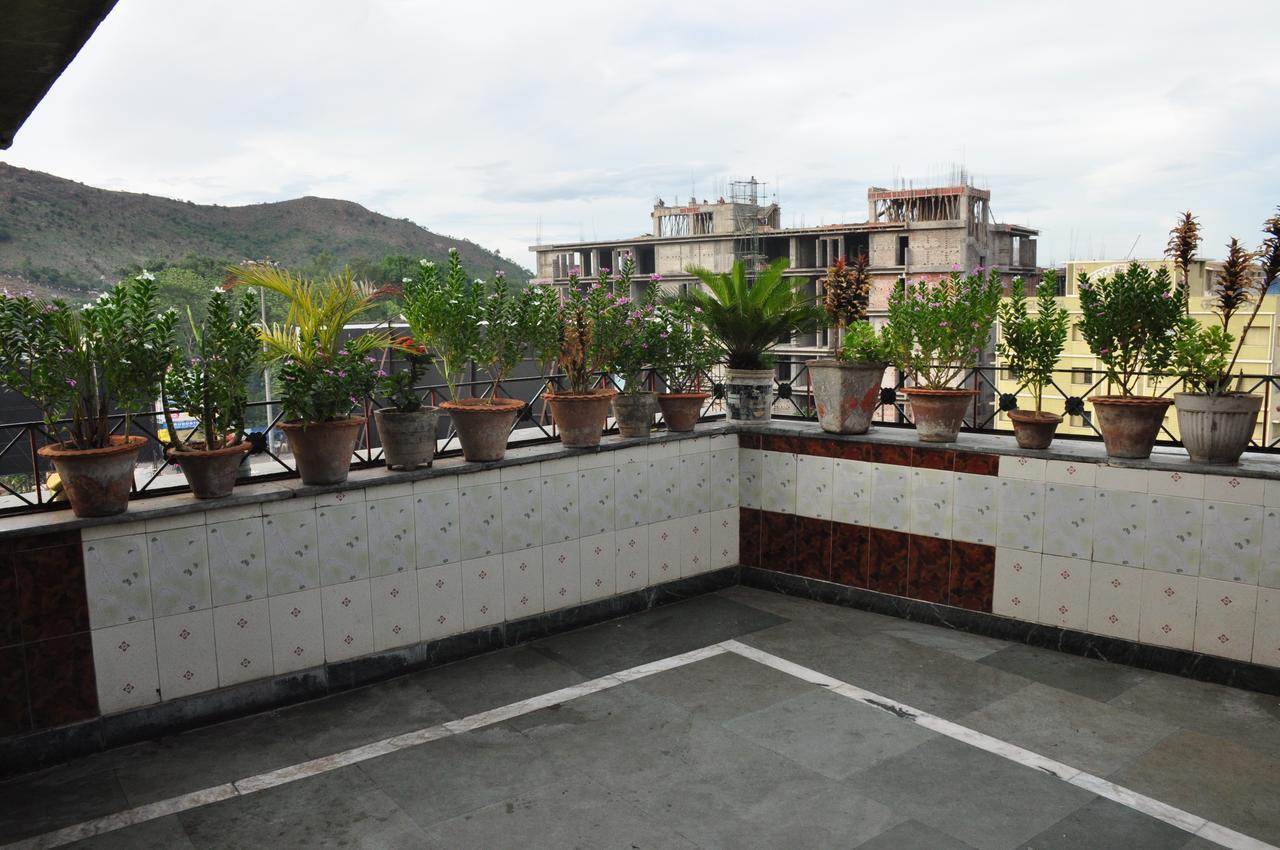 Aastha Hotel Rourkela Ngoại thất bức ảnh