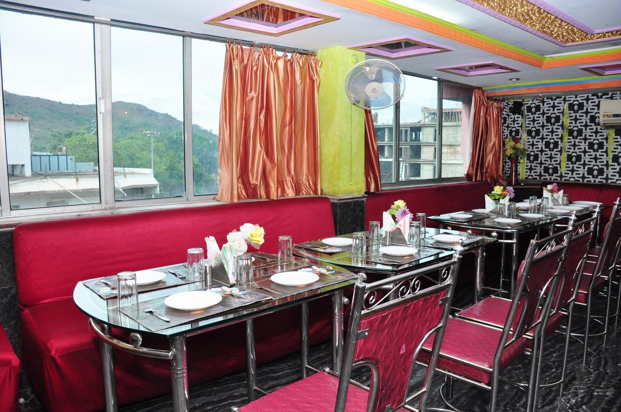 Aastha Hotel Rourkela Ngoại thất bức ảnh